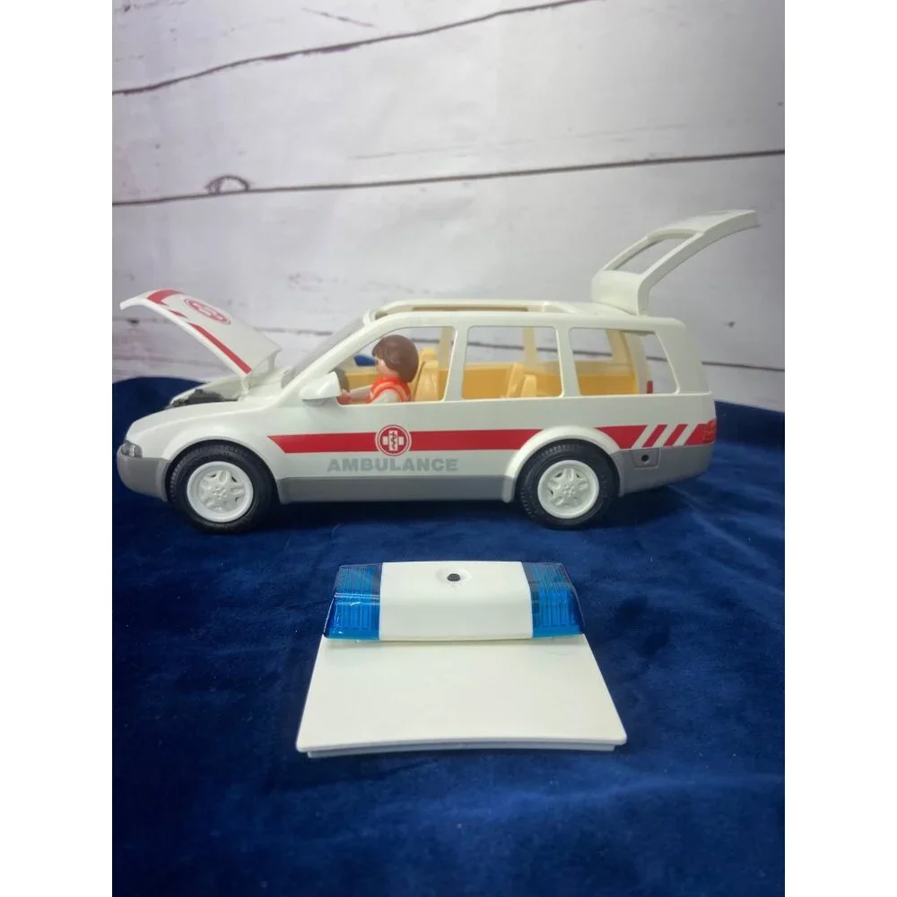 2006 Playmobil‎ Rescue Ambulance Detachable Roof With Medic